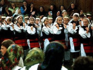 PRIMUL GOSPODAR IEȘIT LA ARAT, SĂRBĂTORIT LA ȘURDEȘTI Program TV