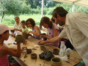 CÂȚI OAMENI DIN MEDIUL RURAL ȘI-AU GĂSIT LOCURI DE MUNCĂ ÎN PRIMA PARTE DIN 2017. TOPUL JUDEȚELOR CU CEI MAI MULȚI NOI ANGAJAȚI Stiri agricole