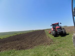 Irimescu vrea să introducă "filtre" pentru străinii care vor să cumpere teren în România Agricultura