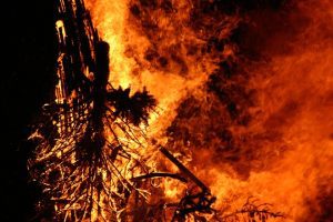 DEPOZIT DE FURAJE DIN DETA, INCENDIAT Viata la tara