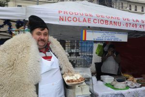 Ciobanul Nicolae din Vințu de Jos, premiat de ministrul Agriculturii pentru produsele lui Agricultura