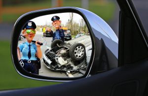Masina de politie, lovita de tren Comunicate