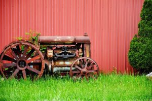 BĂRBAT STRIVIT DE TRACTOR, ÎN HARGHITA Agricultura