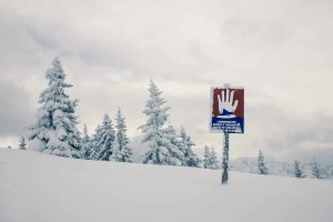 ATENȚIE: Risc de avalanşă de grad 4. Unde nu trebuie sa ajungem Actualitate avalanşă