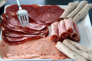 CUM REUȘEȘTE CRIS-TIM SĂ PRODUCĂ MEZELURI CARE NU NE PUN SĂNĂTATEA ÎN PERICOL Realitatea Rurala