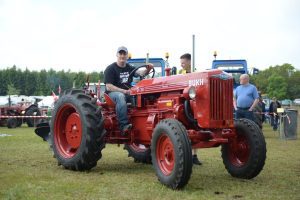 GLUME DE TRACTORIȘTI Program TV