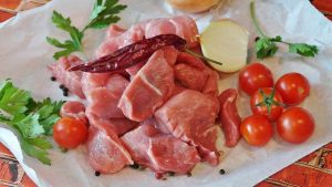 ROMÂNIA, PRINTRE ŢĂRILE DIN UE CU PREŢURILE CELE MAI MICI LA CARNE Meteo