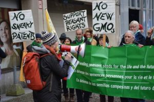 BRUXELLES: PROTESTE ALE AGRICULTORILOR IMPOTRIVA ORGANISMELOR MODIFICATE GENETIC Evenimente