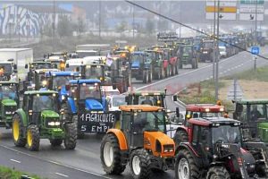 MAE ATENTIONEAZA TURISTII ROMANI - IN GRECIA SUNT PROTESTE ALE FERMIERILOR Agricultura europeană
