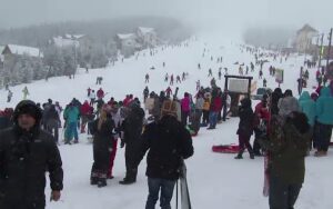 167.000 DE TURISTI ROMANI AU CHELTUIT DE REVELION APROAPE 37 DE MILIOANE DE EURO IN STATIUNILE DIN TARA Comunicate