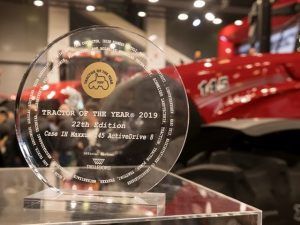 CASE IH MAXXUM 145 MULTICOTROLLER A FOST PREMIAT "TRACTORUL ANULUI" SI CEL MAI BUN DESIGN PENTRU 2019 Viata la tara