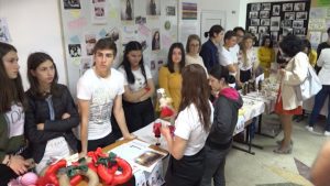 SPIRITUL PRACTIC SI ABILITATILE PENTRU MICI AFACERI DEZVOLTATE INCA DE PE BANCILE SCOLII Afaceri