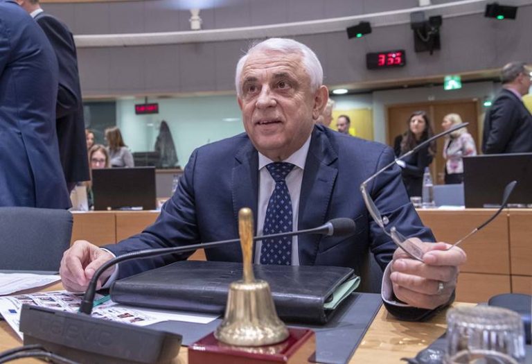 Petre daea programul pentru scoli