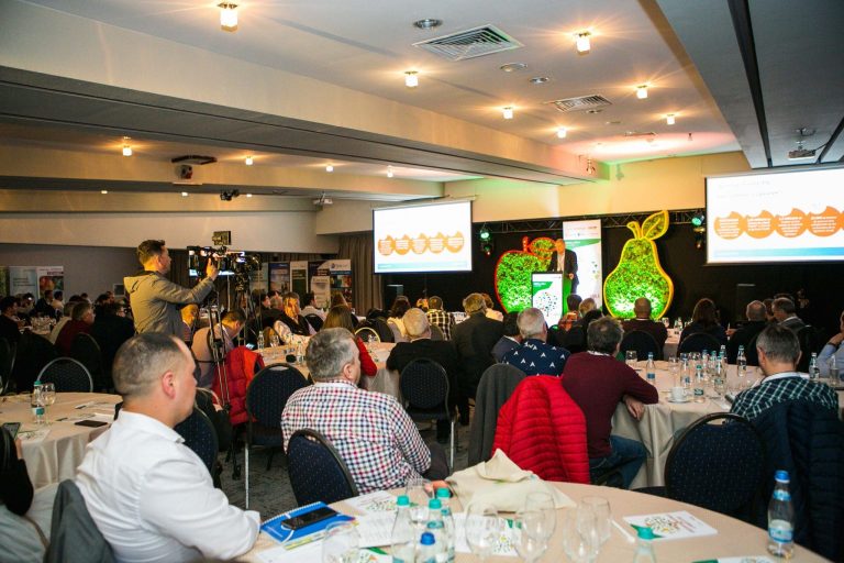 Conferinta Nationala a Pomiculturii, la Poiana Brasov