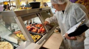 Curățenie în magazine! Amenzi de peste 1,2 milioane lei date de ANSVSA 3 Curățenie în magazine! Amenzi de peste 1,2 milioane lei date de ANSVSA ANSVSA