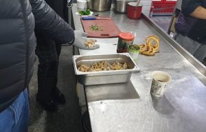 Alimente expirate si amenzi de peste 50.000 lei. Controalele continua! Afaceri