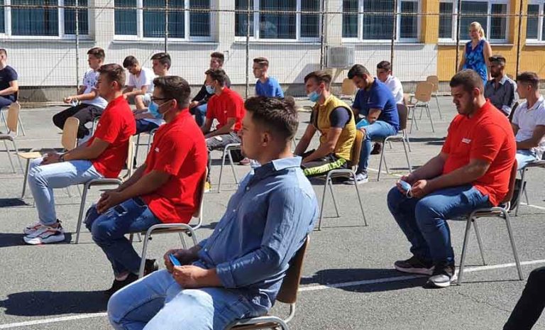 absolventi mecanici agricoli