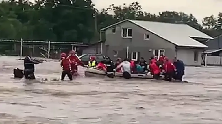 pagube, inundații, pericol de inundații