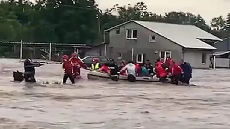 Inundatii-ISU pagube, inundații, pericol de inundații