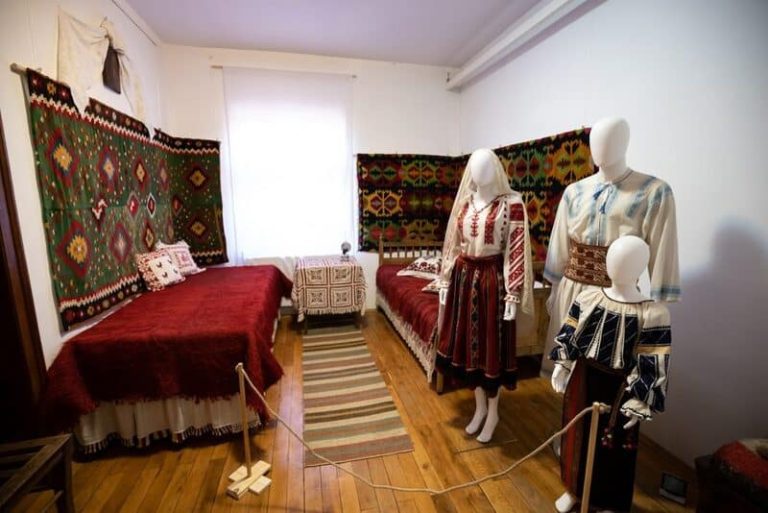 locuinta muzeu traditional Vergu Mănăilă