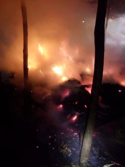 Crăciun de foc la un depozit de furaje 1 Crăciun de foc la un depozit de furaje foc