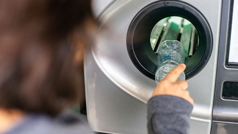 Ministerul Mediului pregătește o nouă strategie de încurajare a cetățenilor spre un comportament mai activ privind reciclarea. Dacă reciclezi - primești bani! 
