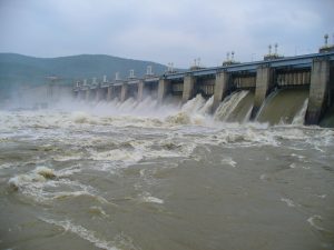 Seceta face ca hidrocentralele să asigure de două ori mai puțină energie! Care este situația lor, în țară Cercetare tractoare,hidrogen