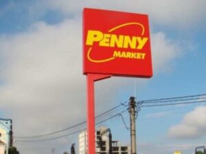 Președintele ANPC îndeamnă conducerea Penny să pună mâna pe mop. Ce sancțiuni s-au aplicat și ce magazine au fost închise Actualitate Păsările flamingo