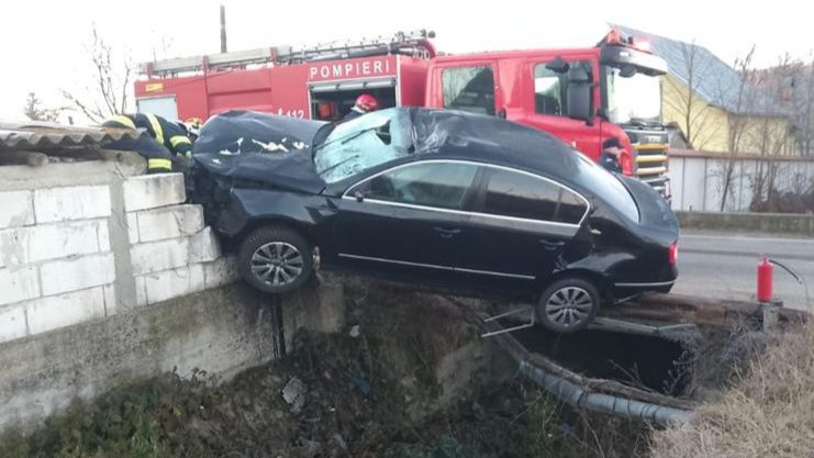 cu oiștea-n gard