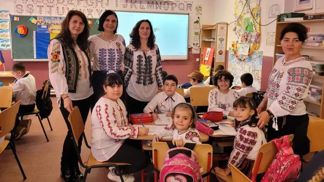 record, Ziua Națională a Costumului Tradițional